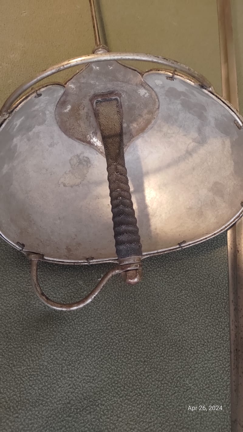 Cup-hilt rapier with plain polished bowl guard