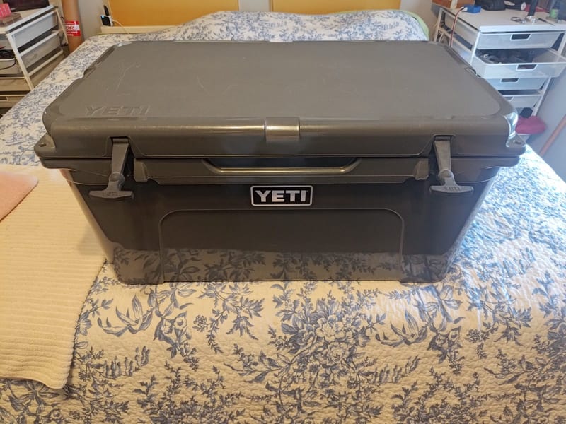 YETI Tundra Hard Cooler – Charcoal